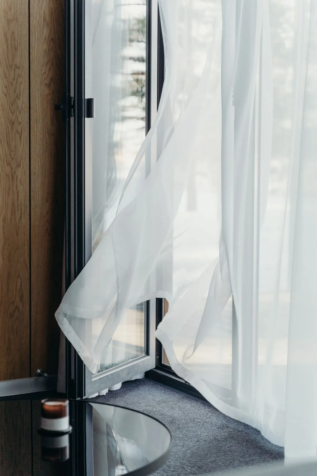 Un courant d'air bien organisé rafraîchit le logement — sans rien consommer